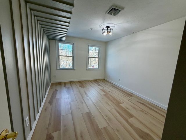 29 Maple St H, Canton, MA 02021