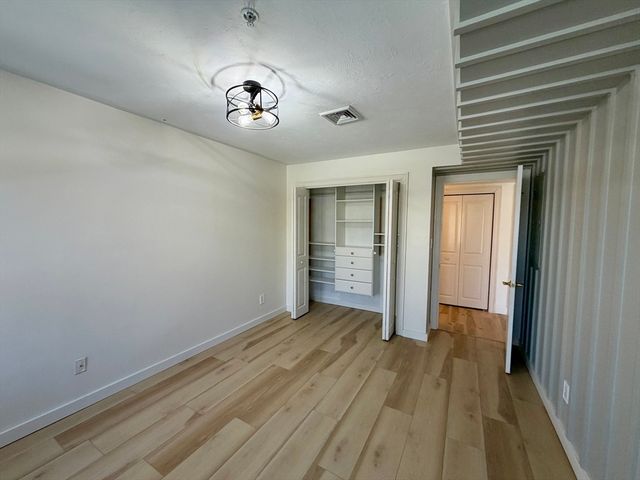 29 Maple St H, Canton, MA 02021