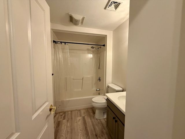 29 Maple St H, Canton, MA 02021