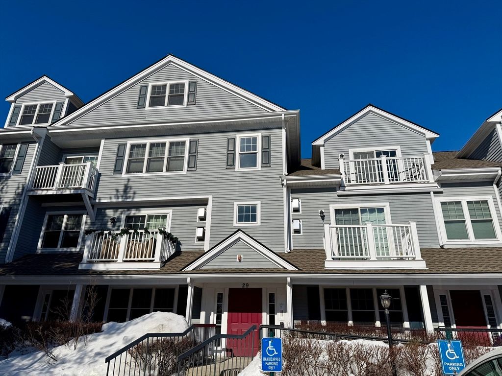 29 Maple St H, Canton, MA 02021