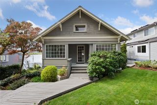 1817 East Bay Drive NE, Olympia, WA 98506