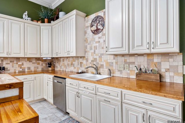 44311 Mi Mis Ln, St Amant, LA 70774