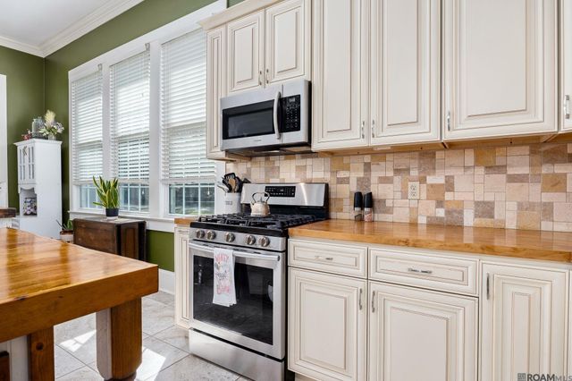 44311 Mi Mis Ln, St Amant, LA 70774