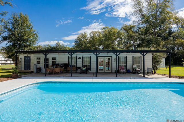 44311 Mi Mis Ln, St Amant, LA 70774