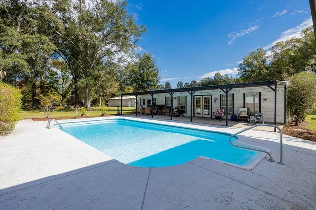 44311 Mi Mis Ln, St Amant, LA 70774