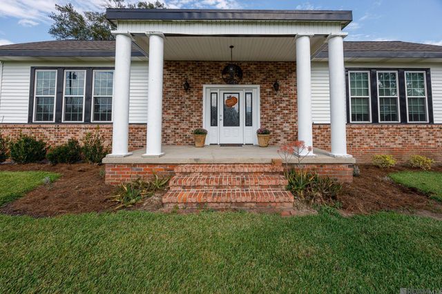 44311 Mi Mis Ln, St Amant, LA 70774