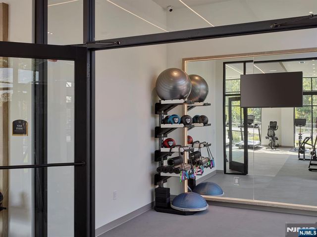 100 Eisenhower Parkway C1, Livingston, NJ 07039