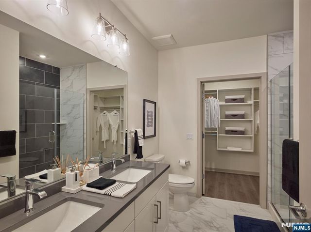 100 Eisenhower Parkway C1, Livingston, NJ 07039
