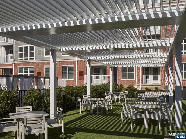 100 Eisenhower Parkway C1, Livingston, NJ 07039