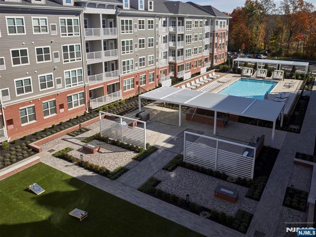 100 Eisenhower Parkway C1, Livingston, NJ 07039