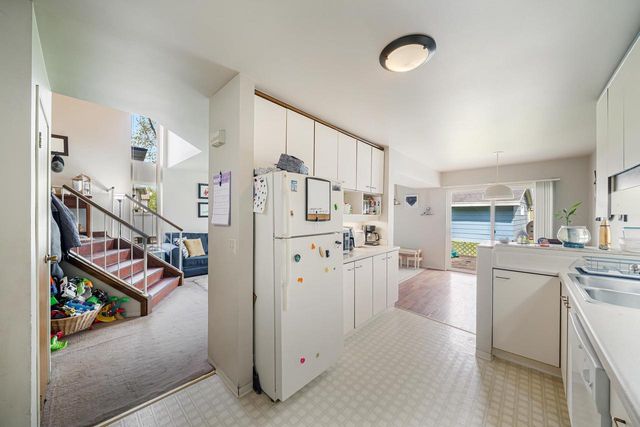 722 N HAWTHORNE DRIVE, Appleton, WI 54915