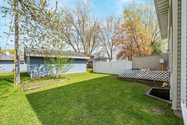 722 N HAWTHORNE DRIVE, Appleton, WI 54915
