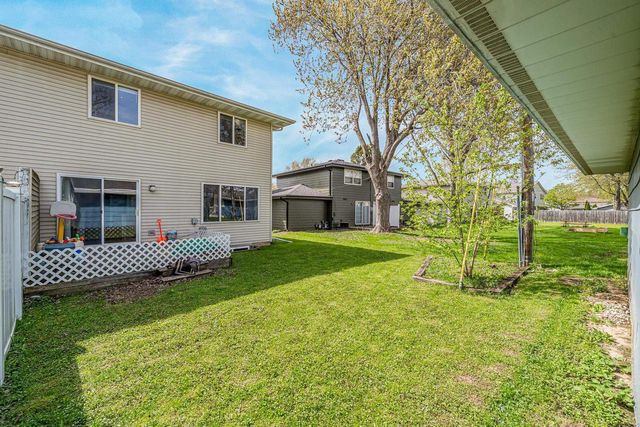 722 N HAWTHORNE DRIVE, Appleton, WI 54915