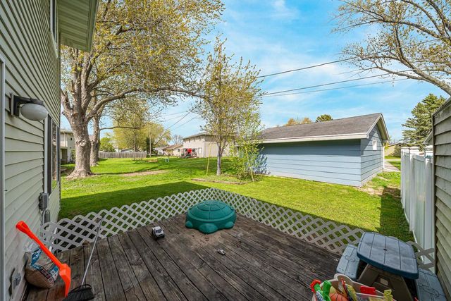 722 N HAWTHORNE DRIVE, Appleton, WI 54915