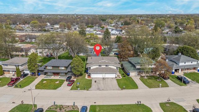 722 N HAWTHORNE DRIVE, Appleton, WI 54915