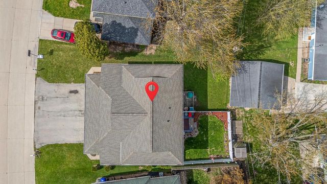 722 N HAWTHORNE DRIVE, Appleton, WI 54915