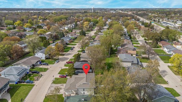 722 N HAWTHORNE DRIVE, Appleton, WI 54915