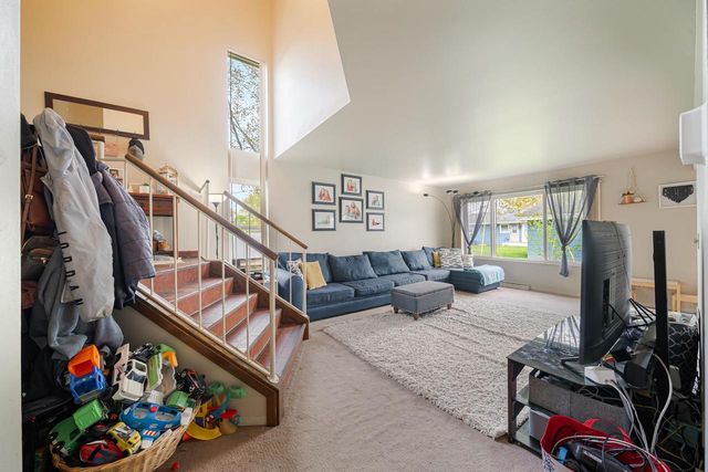722 N HAWTHORNE DRIVE, Appleton, WI 54915