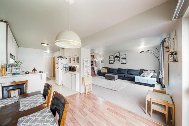 722 N HAWTHORNE DRIVE, Appleton, WI 54915