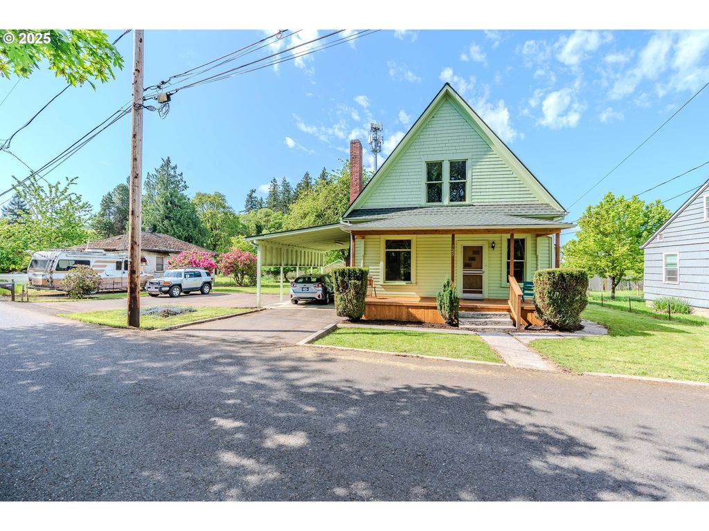 125 CLARK St, St Helens, OR 97051