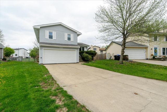 1315 Bancroft Drive, Bloomington, IL 61704