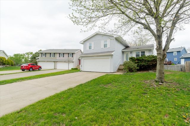1315 Bancroft Drive, Bloomington, IL 61704