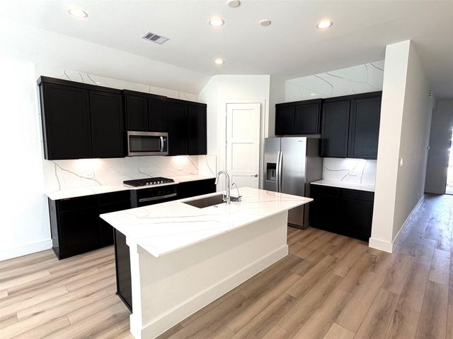 416 Summerset Landing Court, Conroe, TX 77304