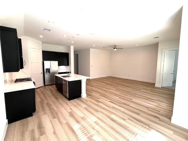 416 Summerset Landing Court, Conroe, TX 77304