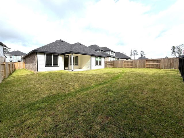 416 Summerset Landing Court, Conroe, TX 77304