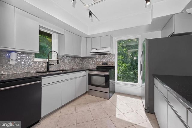 120 SWAN ST, Lambertville, NJ 08530