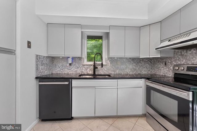 120 SWAN ST, Lambertville, NJ 08530