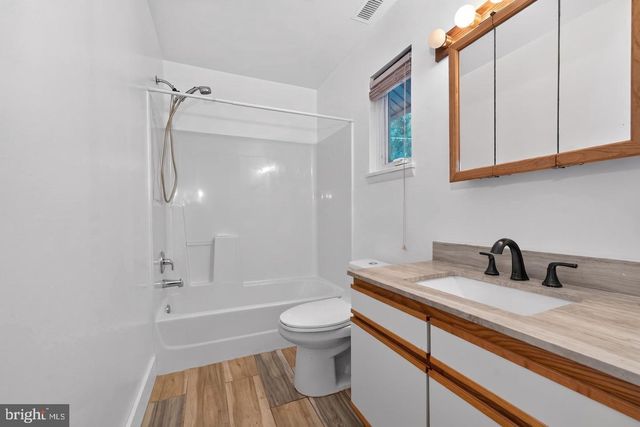 120 SWAN ST, Lambertville, NJ 08530