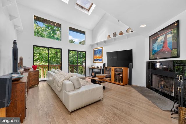 120 SWAN ST, Lambertville, NJ 08530