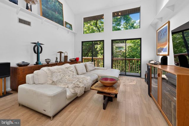 120 SWAN ST, Lambertville, NJ 08530
