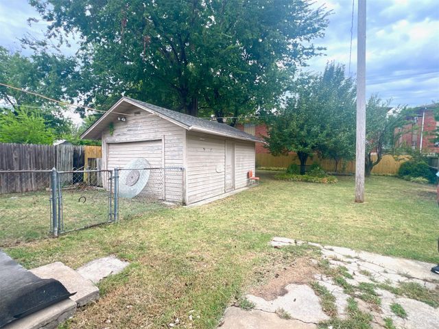 2532 E 7th Street, Tulsa, OK 74104
