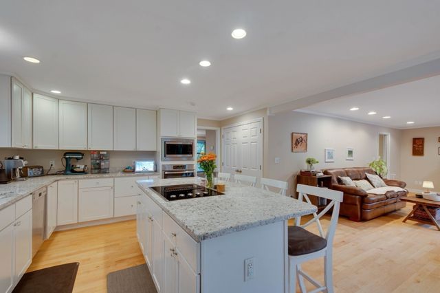 30 Surrey Rd, Winchester, MA 01890
