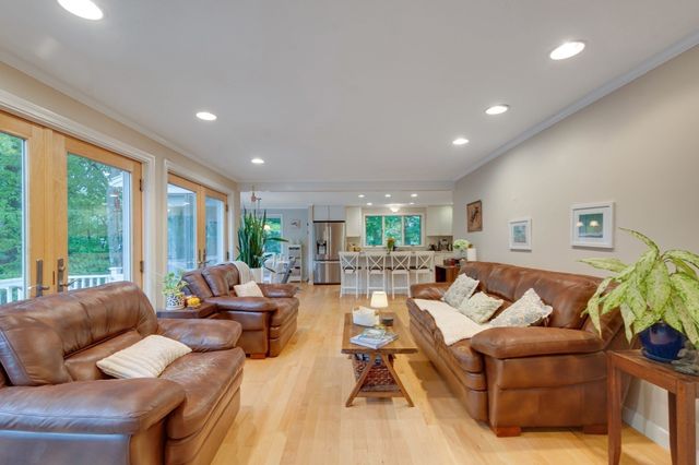30 Surrey Rd, Winchester, MA 01890