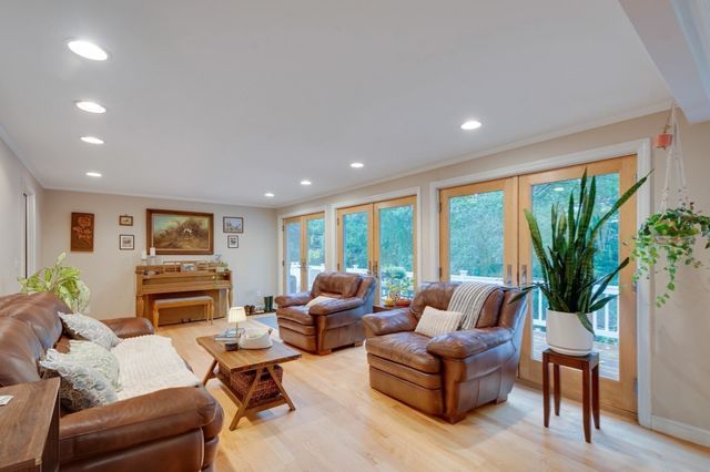 30 Surrey Rd, Winchester, MA 01890