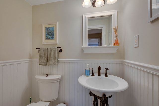 30 Surrey Rd, Winchester, MA 01890