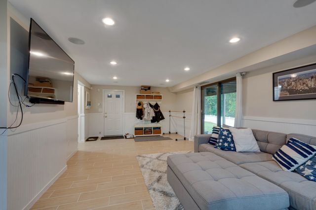 30 Surrey Rd, Winchester, MA 01890