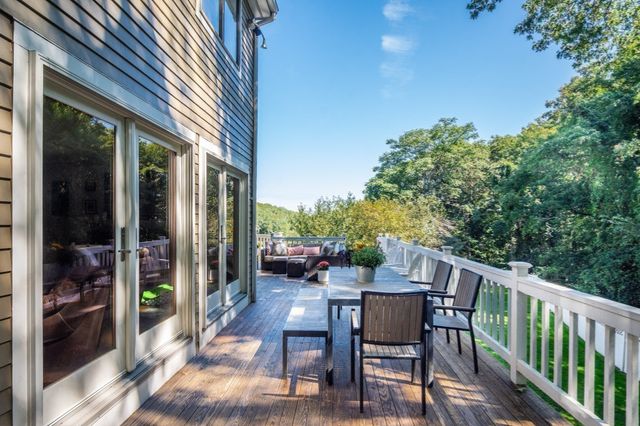 30 Surrey Rd, Winchester, MA 01890