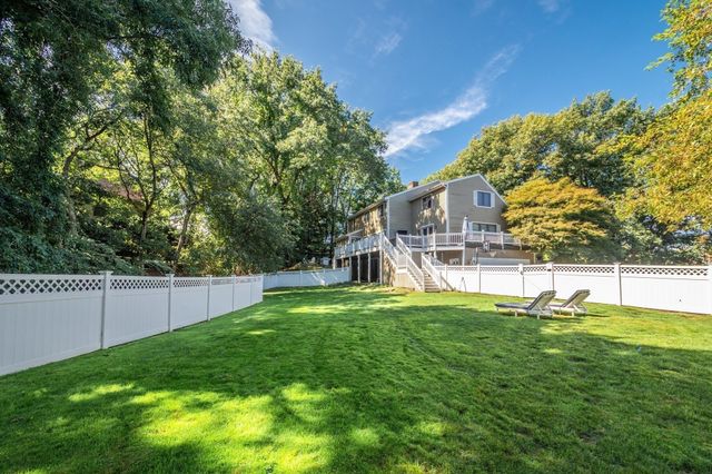 30 Surrey Rd, Winchester, MA 01890