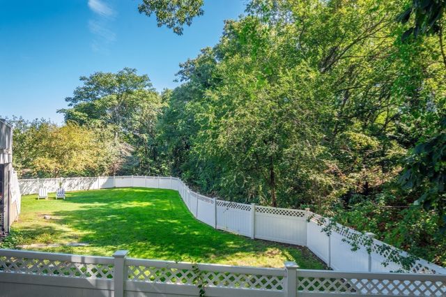 30 Surrey Rd, Winchester, MA 01890