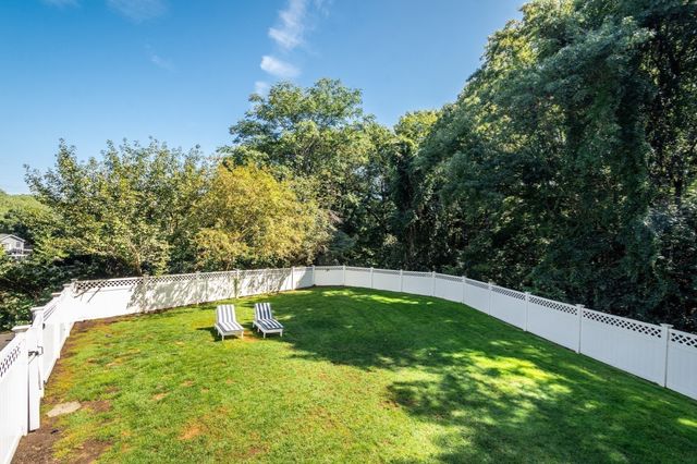 30 Surrey Rd, Winchester, MA 01890