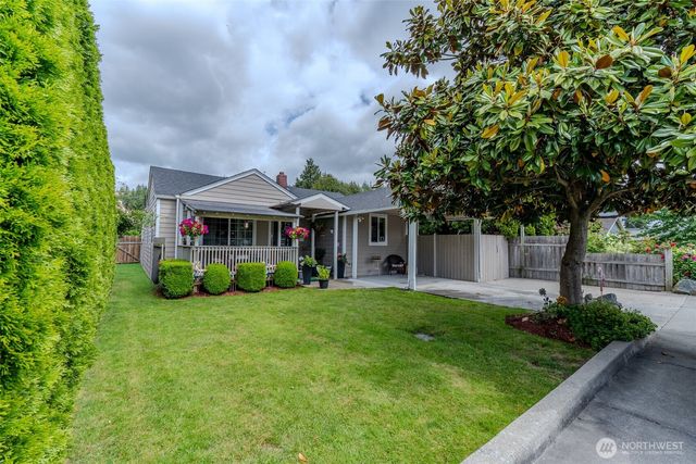 517 E Hazel Avenue, Burlington, WA 98233
