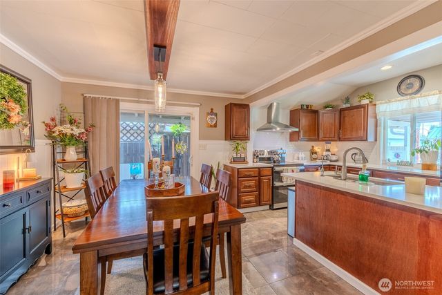 517 E Hazel Avenue, Burlington, WA 98233