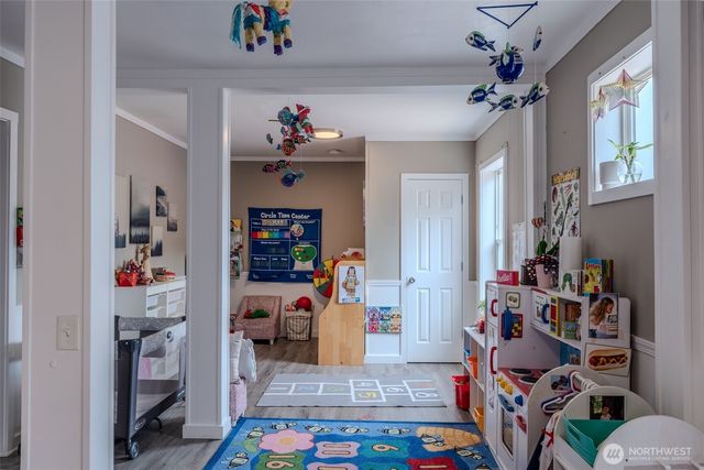 517 E Hazel Avenue, Burlington, WA 98233