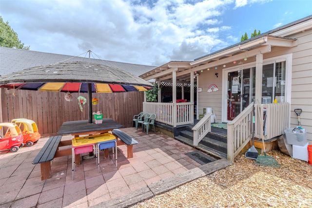 517 E Hazel Avenue, Burlington, WA 98233