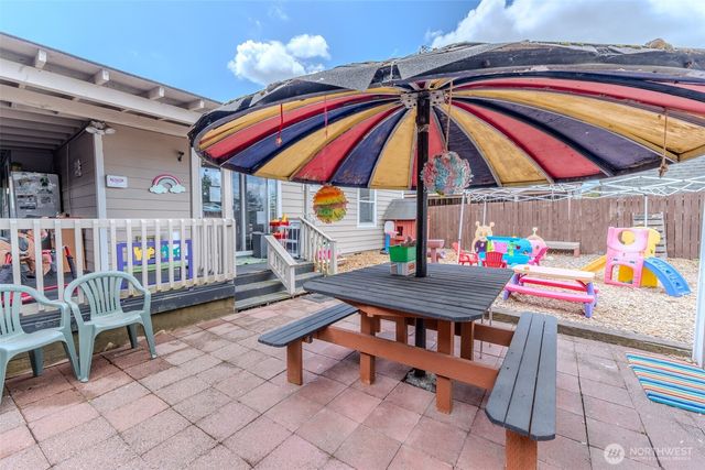 517 E Hazel Avenue, Burlington, WA 98233