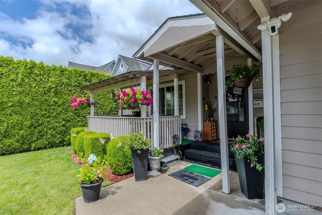 517 E Hazel Avenue, Burlington, WA 98233
